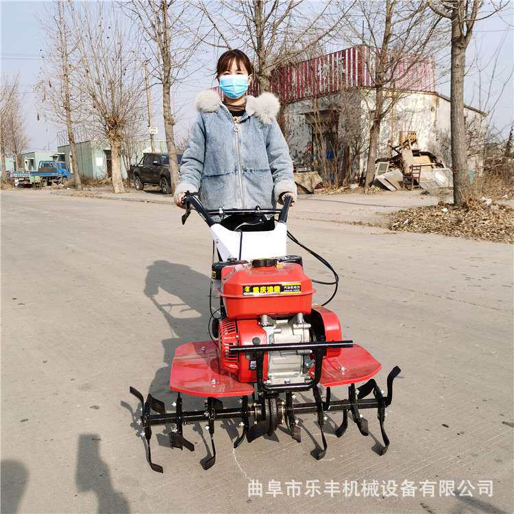四驱后旋微耕机 手推式多功能汽油松土除草机 老年人可用微耕机