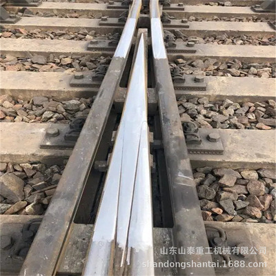 山东山泰重工大量 辙叉出售价格低现货铁路辙叉