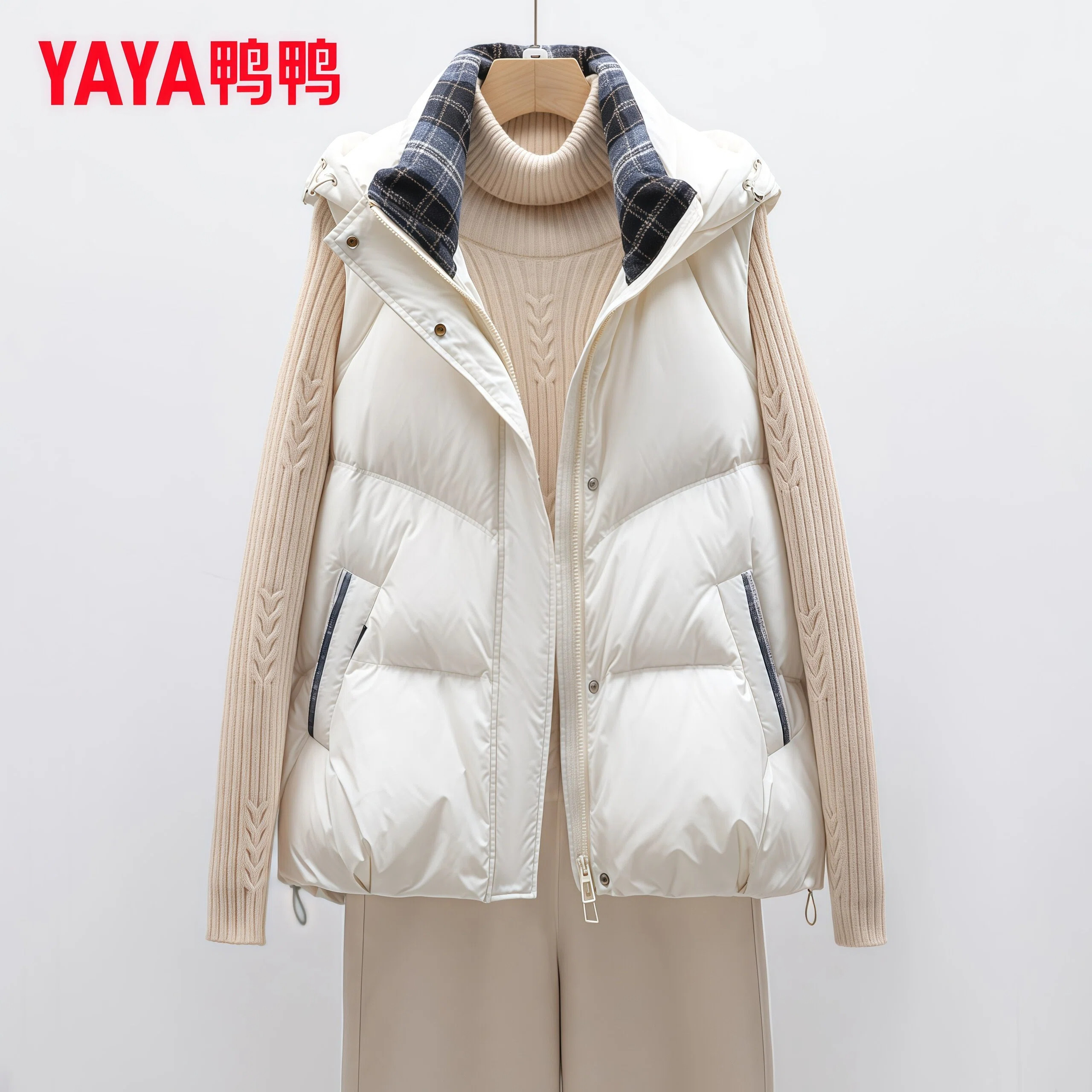 鸭鸭小个子2026新款冬纯色加厚短款连帽百搭女时尚休闲羽绒马甲女