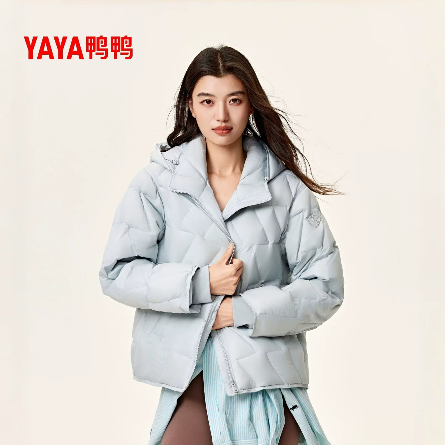 鸭鸭轻薄短款羽绒服女宽松中冷天