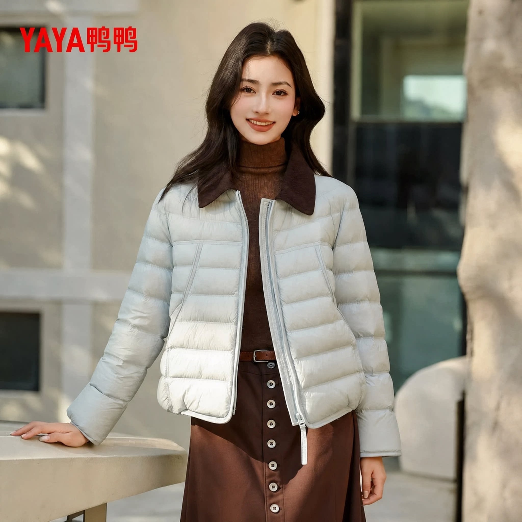 鸭鸭短款羽绒服女2026新款保暖冬季翻领拉链时尚简约轻薄蓝色外套