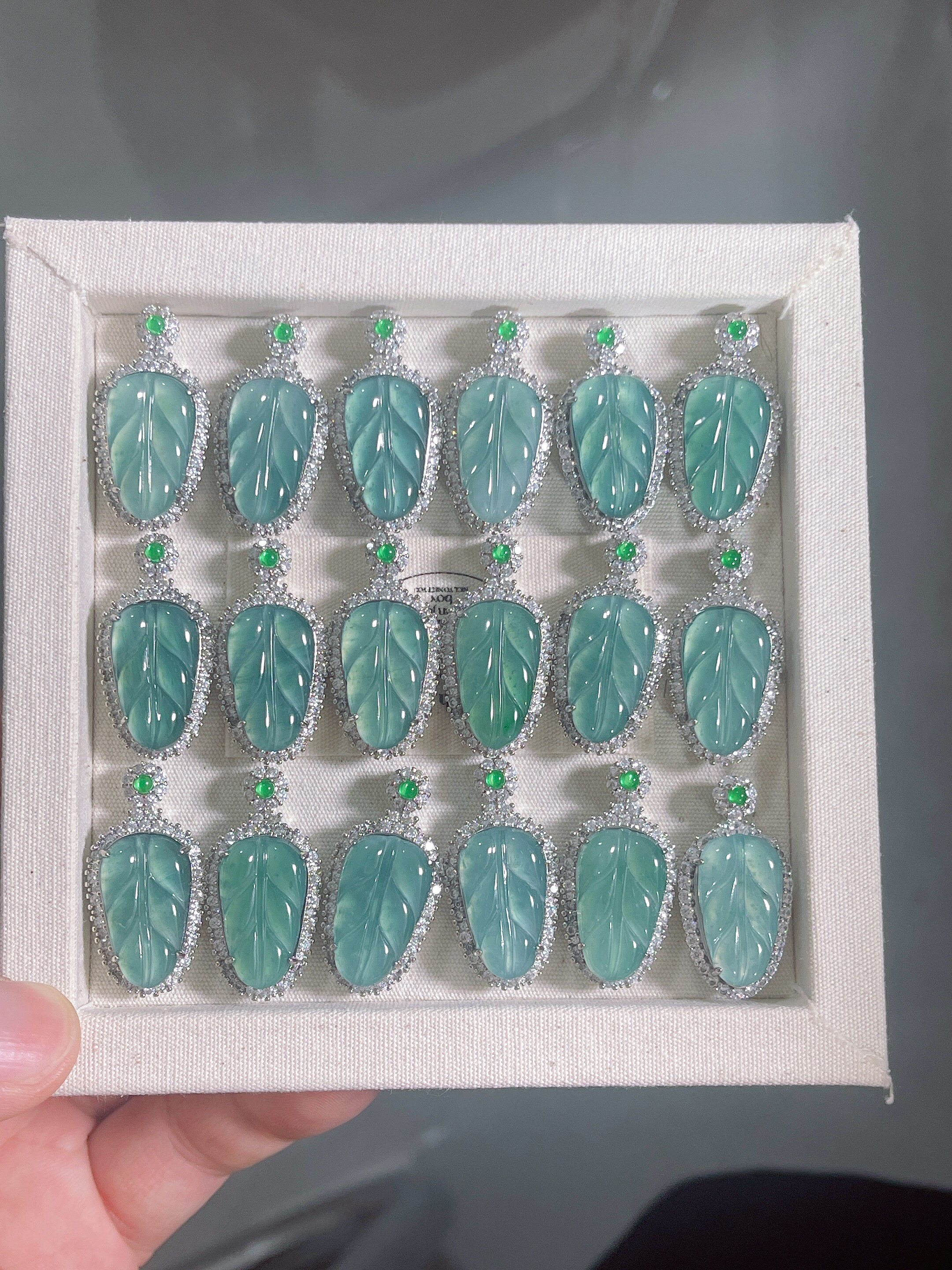 天然A货危料冰种金枝玉叶吊坠，合金镶嵌裸石尺寸20*12mm简约