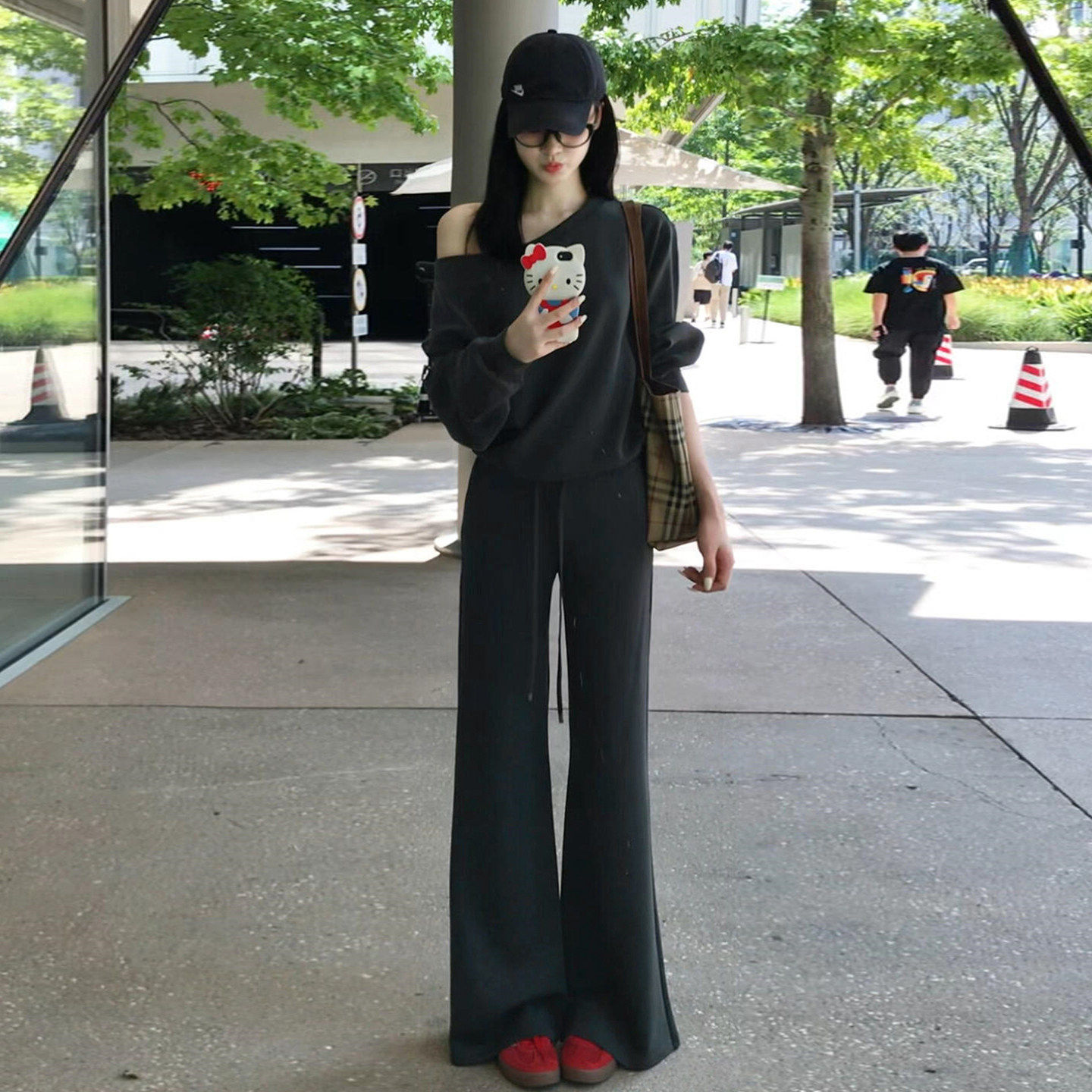 黑色运动套装女秋季瑜伽服修身健身服盐系轻熟淡人高知穿搭一整套