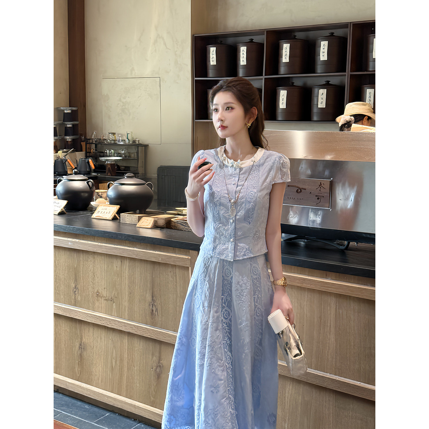 新中式蕾丝刺绣衬衫/半裙套装女图片