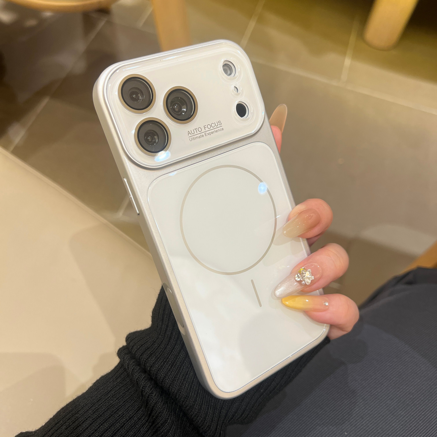 苹果磁吸视窗防摔全包硬壳