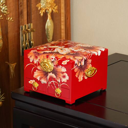 红底彩绘荷花柜收藏品