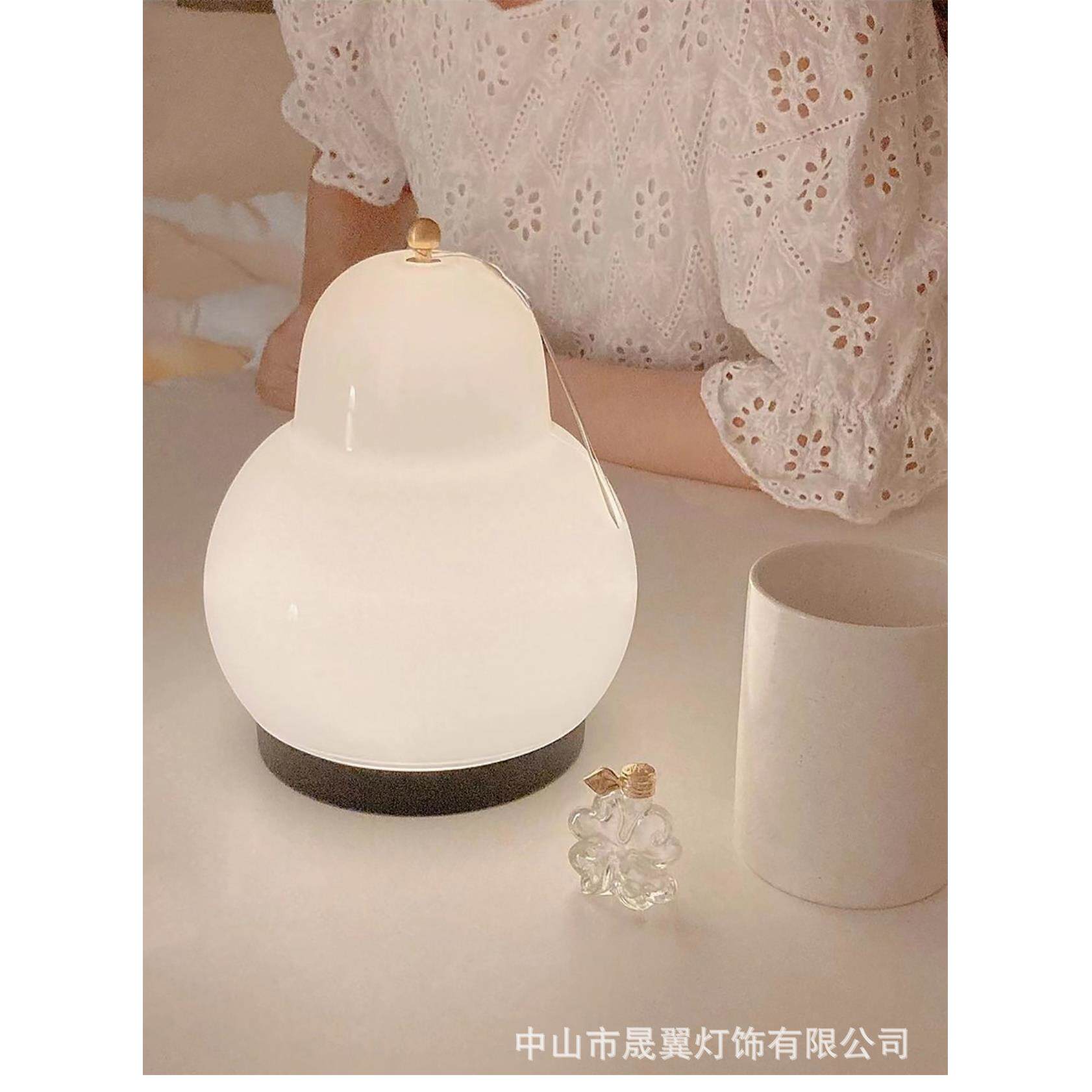 中古奶油梨子台灯卧室床头灯书房客厅装饰氛围灯充电触摸便携夜灯