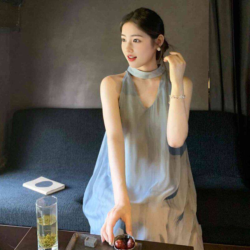 绝美漂亮海边度假风薄纱挂脖吊带连衣裙女夏天巨好看的背心长裙子