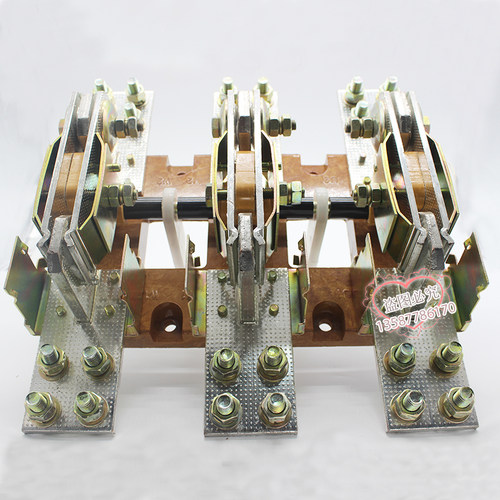 HD13BX-1500/31 1500A旋转式刀开关 带灭弧罩 柜外操作中央手柄