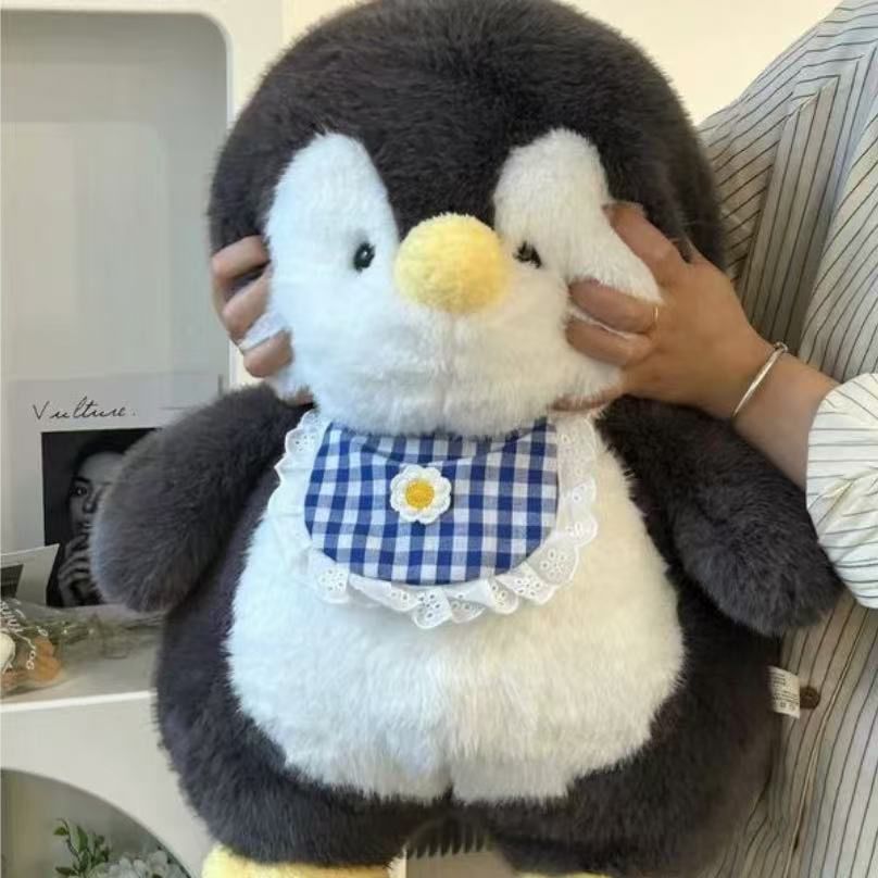 呆萌肚兜企鹅宝宝公仔毛