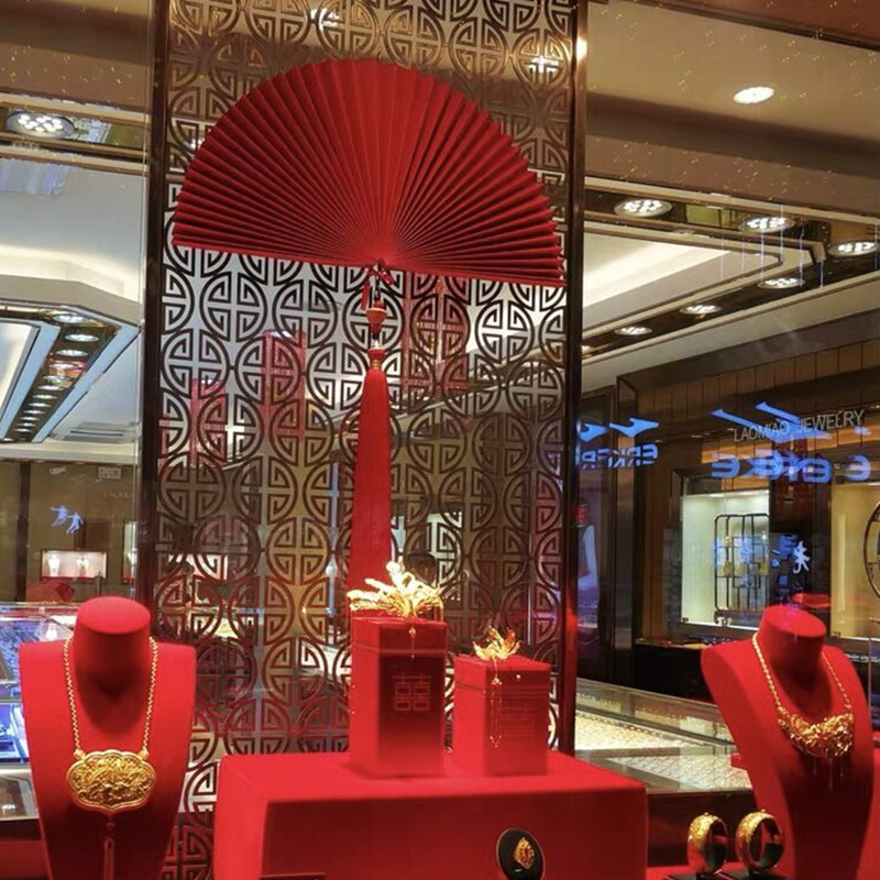 古典中式国潮装饰节日布置店铺橱窗商场珠宝店氛围布置红金纸扇花