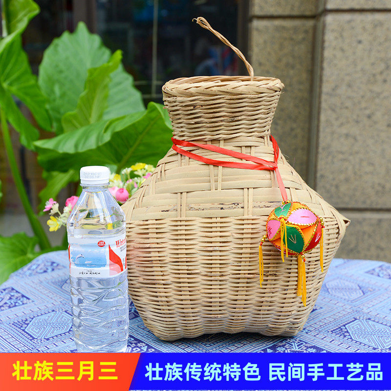 广西壮族鱼篓装鱼竹编 民间传统手工编织大号鱼竹篓农家装饰摆件