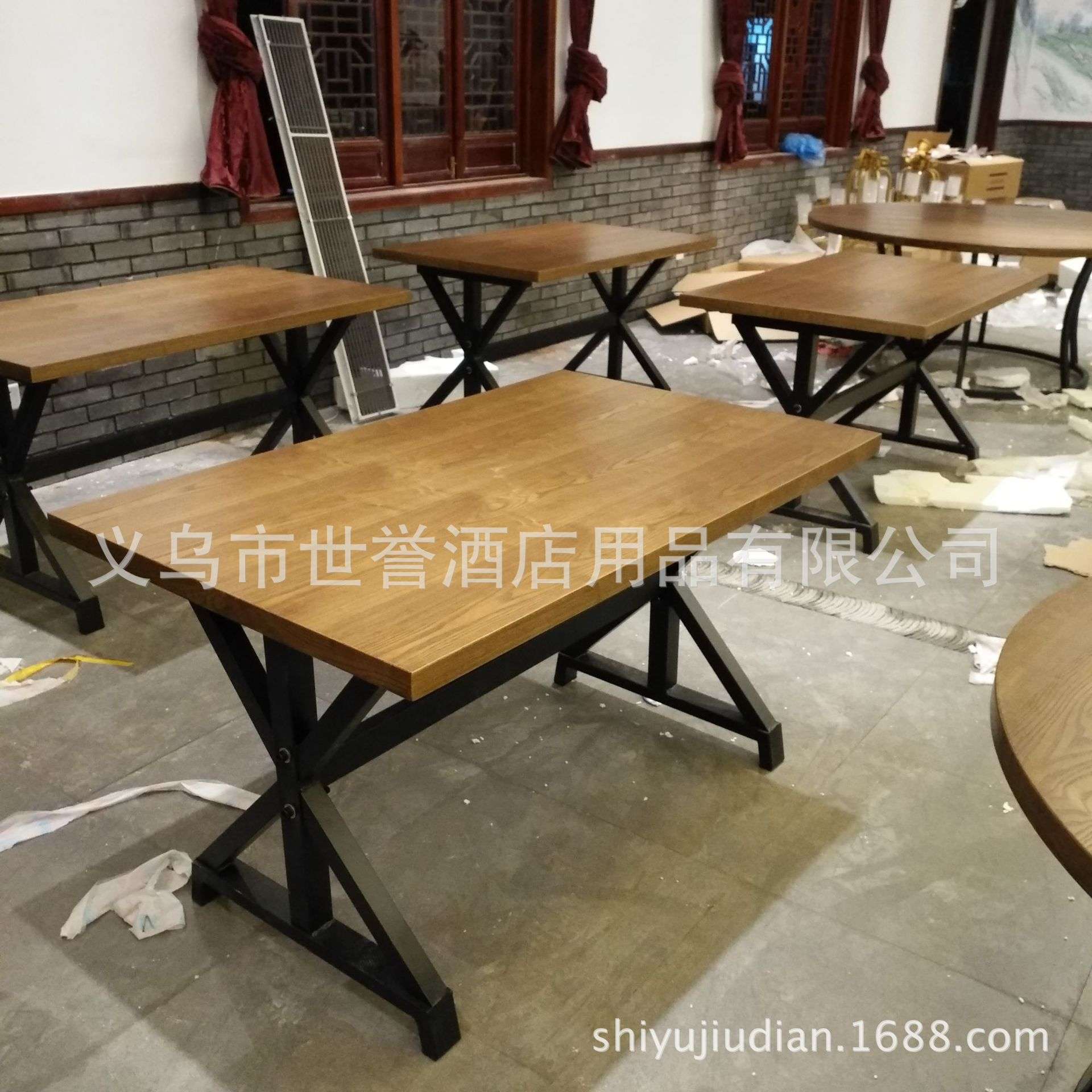 宁波温州时尚餐厅木饰面餐桌西餐厅实木桌椅主题餐厅复古休闲餐桌