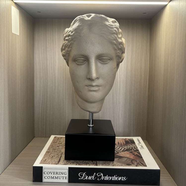 中古轻奢艺术人像雕塑摆件展柜办公家居客厅茶几玄关人物软装饰品