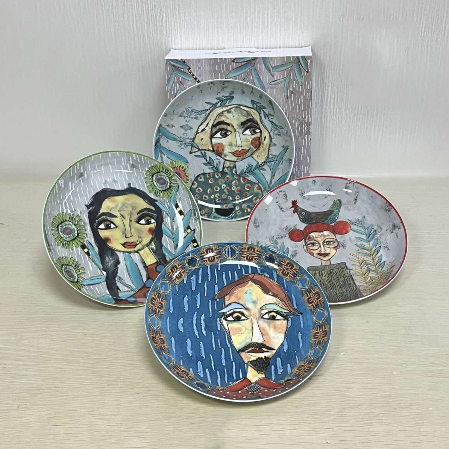 南非水彩手绘盘人物画复古陶瓷餐盘家居装饰品圆形陶瓷杯碟子摆件