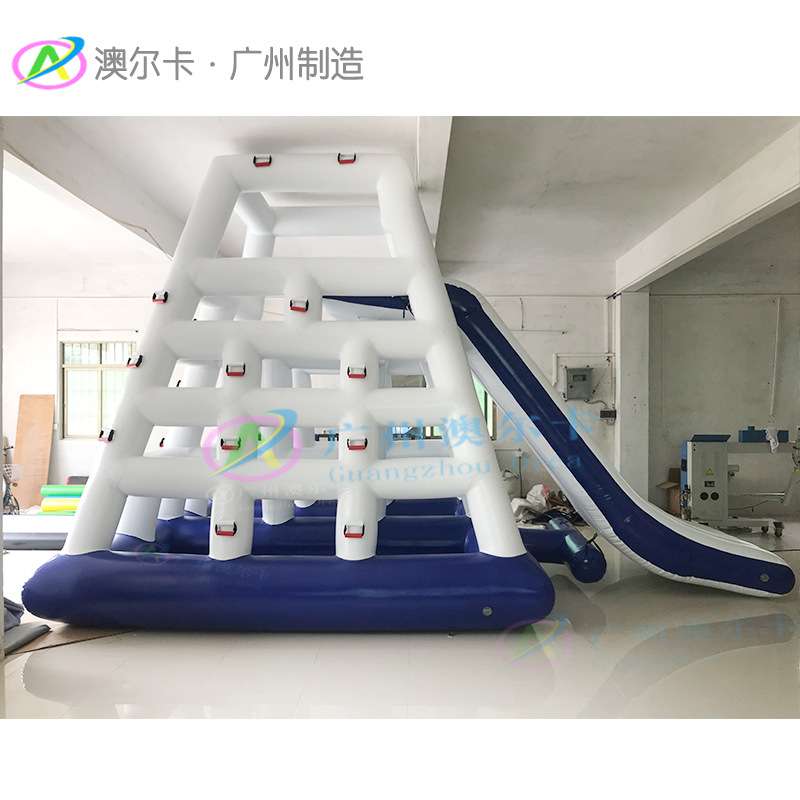 新款充气金字塔滑梯户外水上乐园大号支架攀岩海上闯关娱乐设施