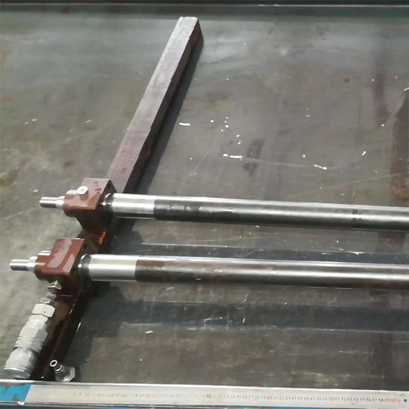 前耳环25ES缸头安装40/35--1100前腔进油柱塞缸力士樂液壓油缸