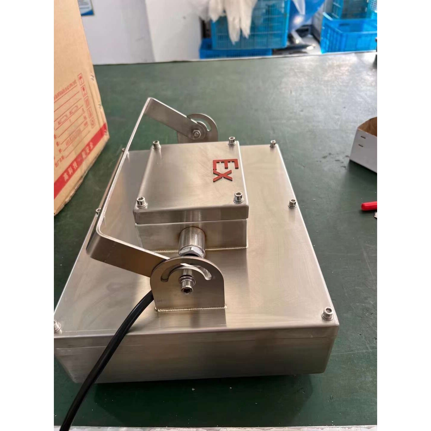 不锈钢LED防爆灯 带网罩