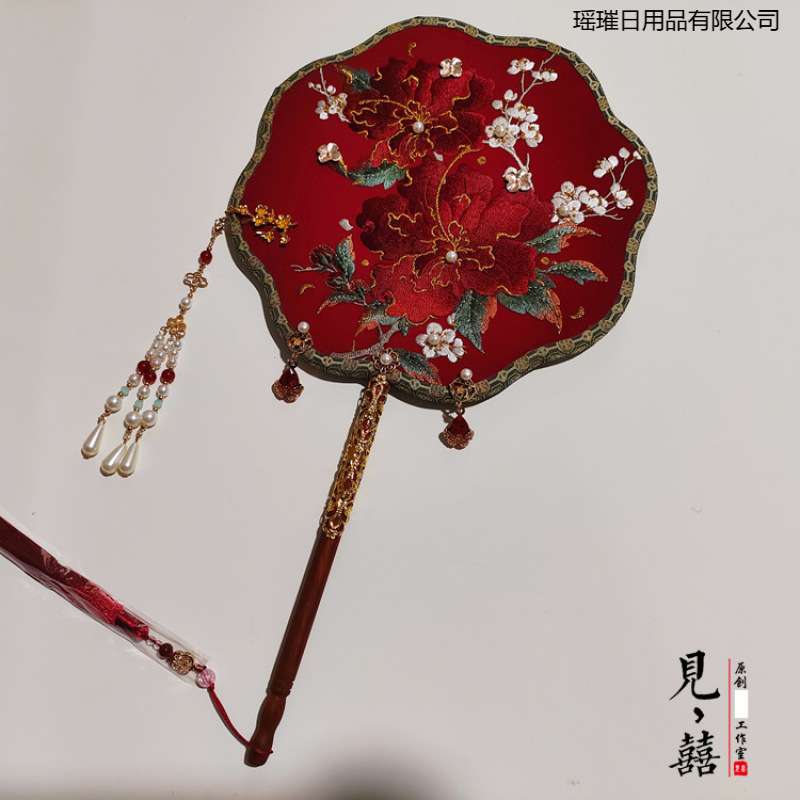 木槿花机绣喜扇中式汉服新娘遮羞团扇红色团扇装饰品