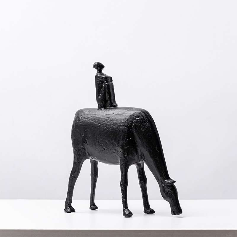 现代北欧树脂牧马人摆件软装样板间客厅茶几电视柜放牛小人装饰品