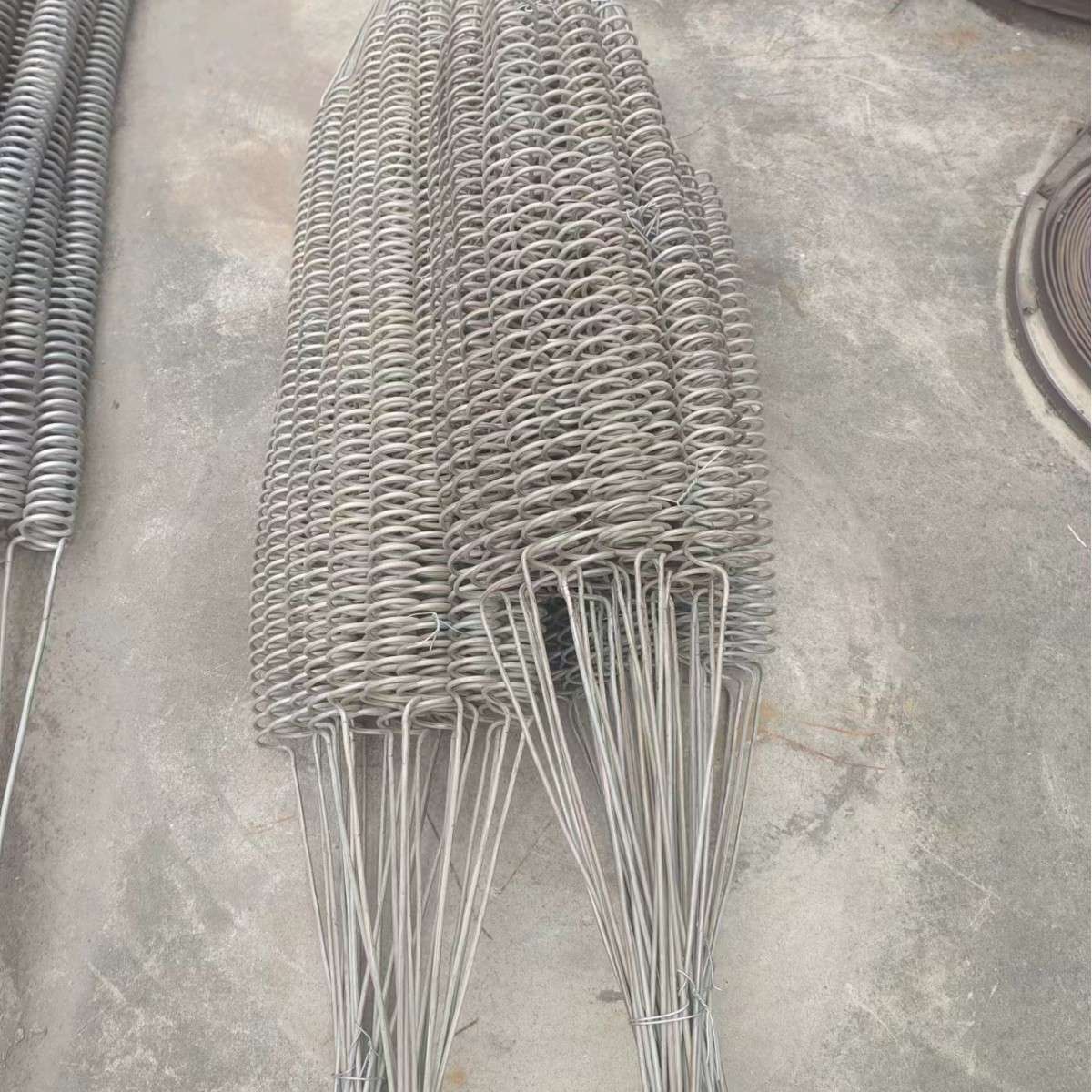 电炉丝 螺旋状加热丝电阻丝工业钢化炉井式炉台车炉高温电炉丝