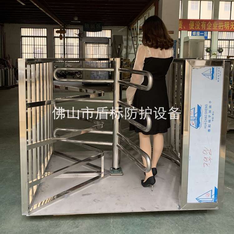 盾标防护三杆立式半高单向转闸 火车站限流栅栏梳状门 机械单项門