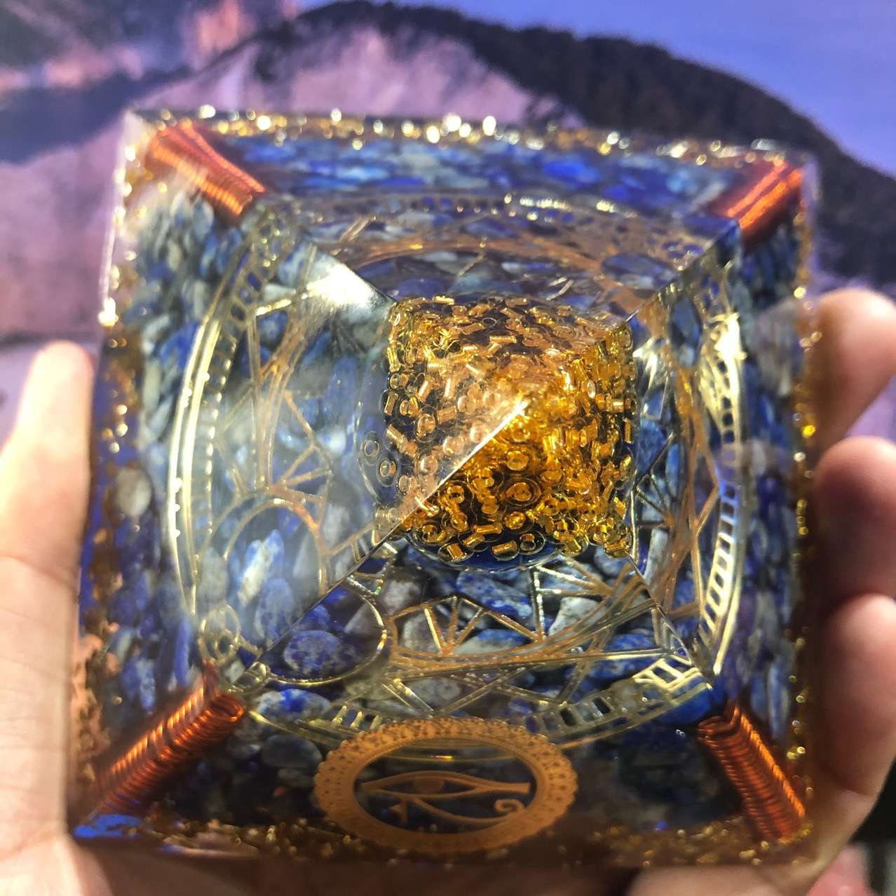跨境热销水晶碎石能量塔金字塔滴胶金字塔青金石款