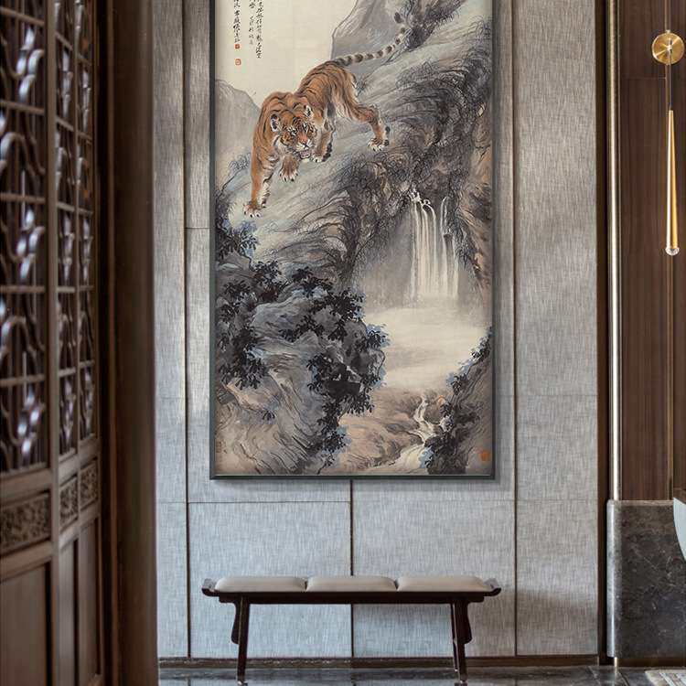 老虎挂画新中式客厅国画猛虎下山图玄关装饰画走廊过道上山虎壁画