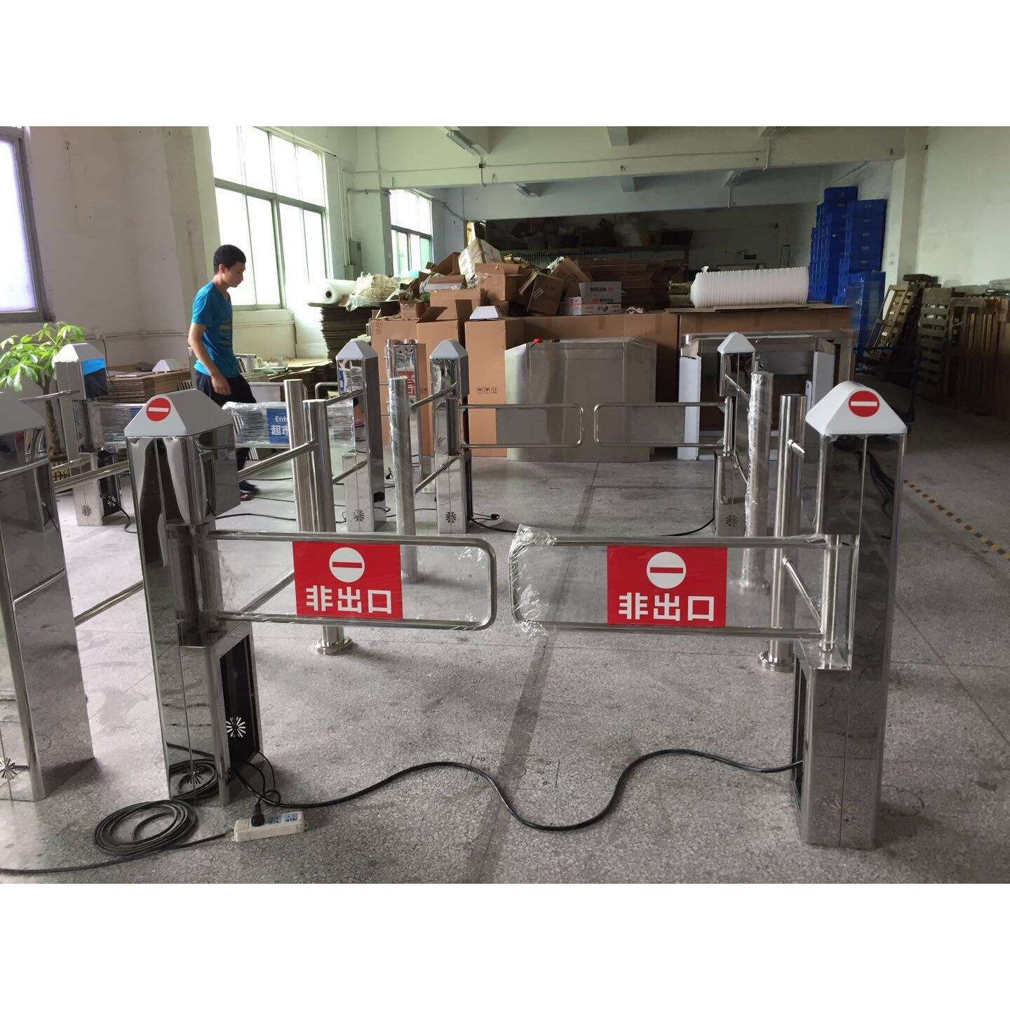 湖南超市感应门_超市入口单向门禁_超市感应门加盟 出入口摆闸机
