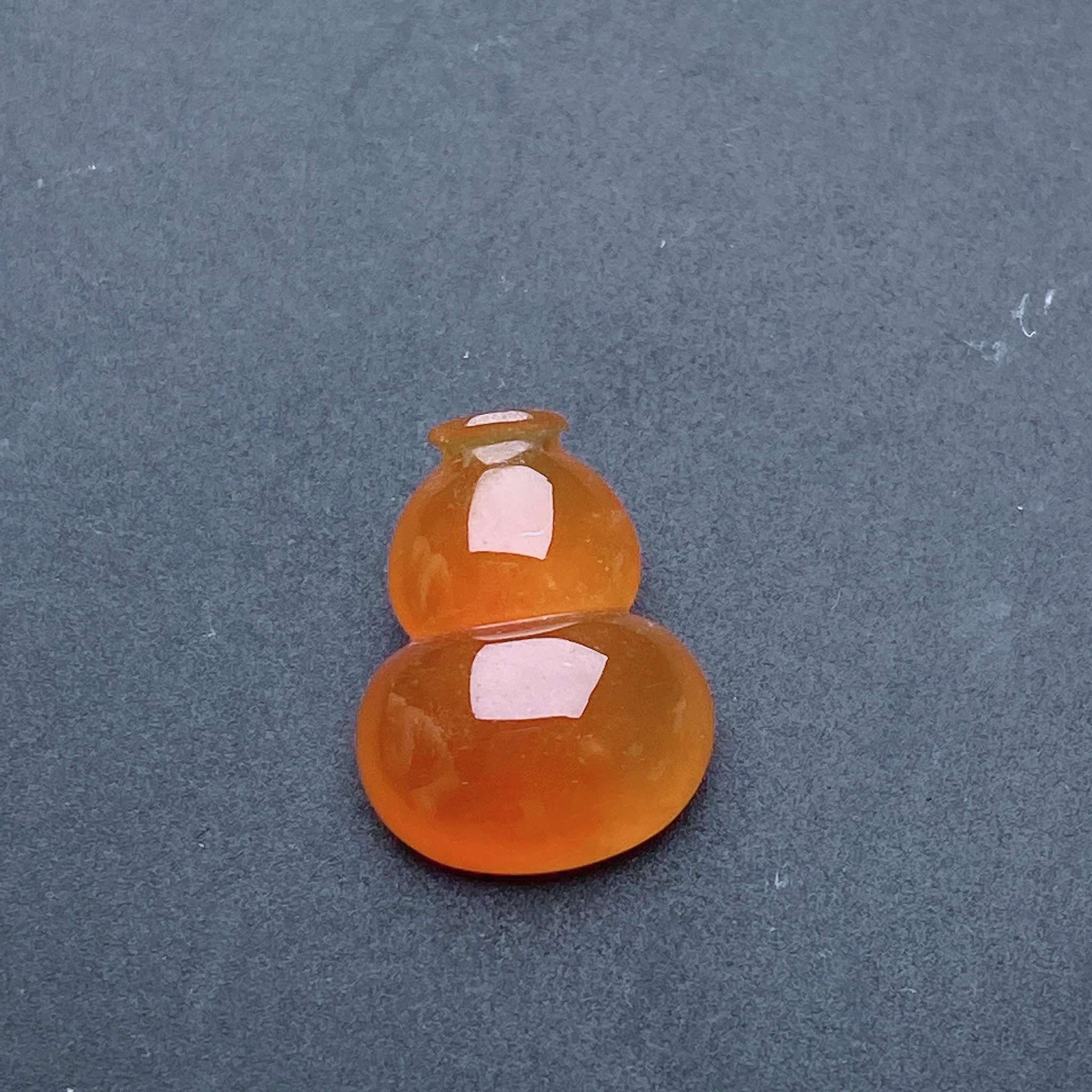 缅甸天然翡翠a货冰红翡葫芦裸石fxj,尺寸:14-10.9-5mm