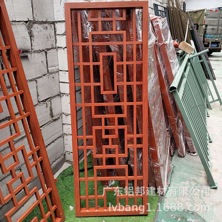 景墙背立面金属格栅 绿岛园林古建筑褐色铝合金格栅 仿古铝花格窗