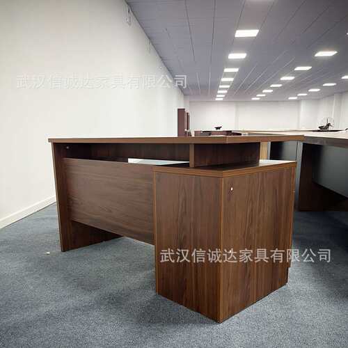 i湖北现代简约电脑桌带主机位台式公司桌子办公桌书桌简易单人桌