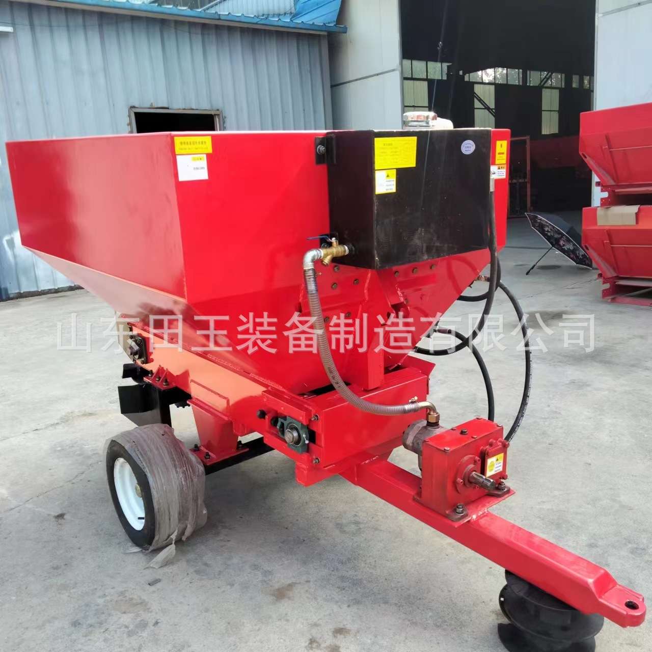 小型牵引式撒肥车撒肥机 大棚王牵引带动1方2方撒粪机家用撒粪车
