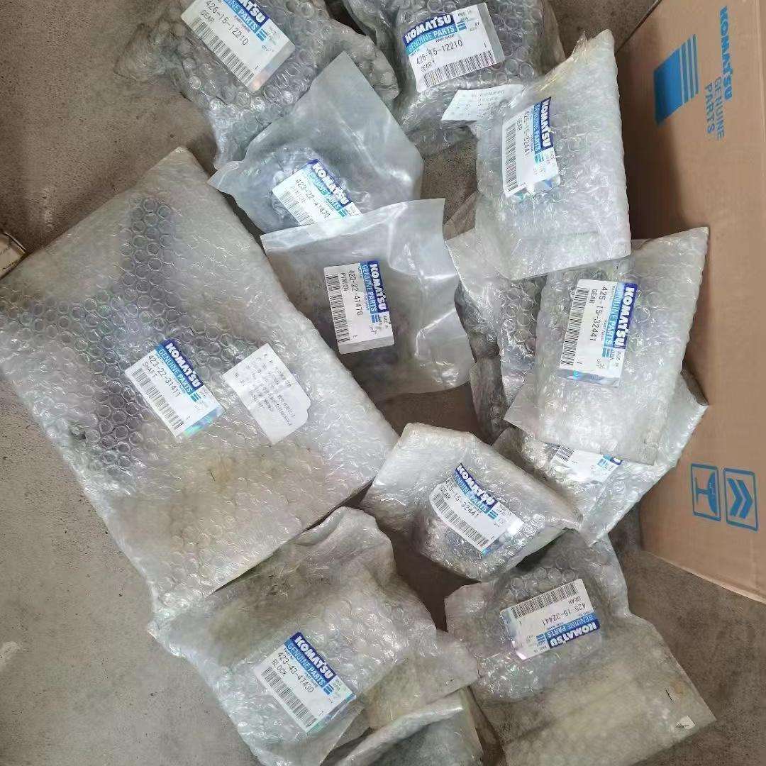 6D102配件机油泵水泵6741511110机油冷却6735612110进排气门缸盖
