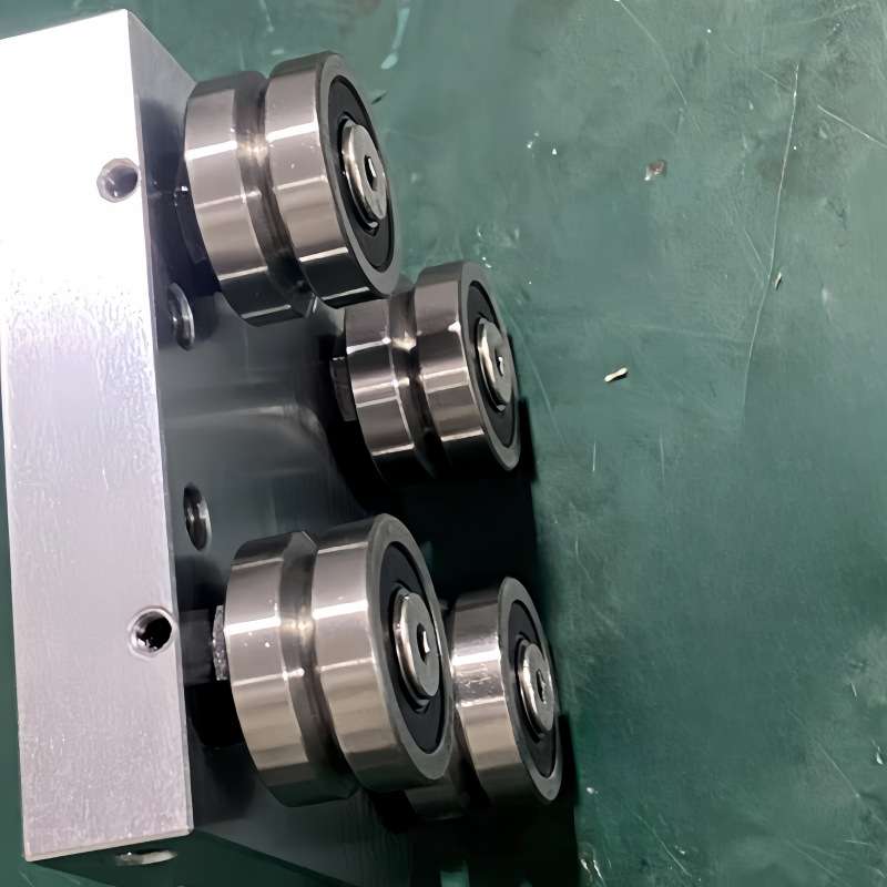 V型精密双轴心滚轮直线导轨滑块重载精密滚轮轴承钢长直线导轨