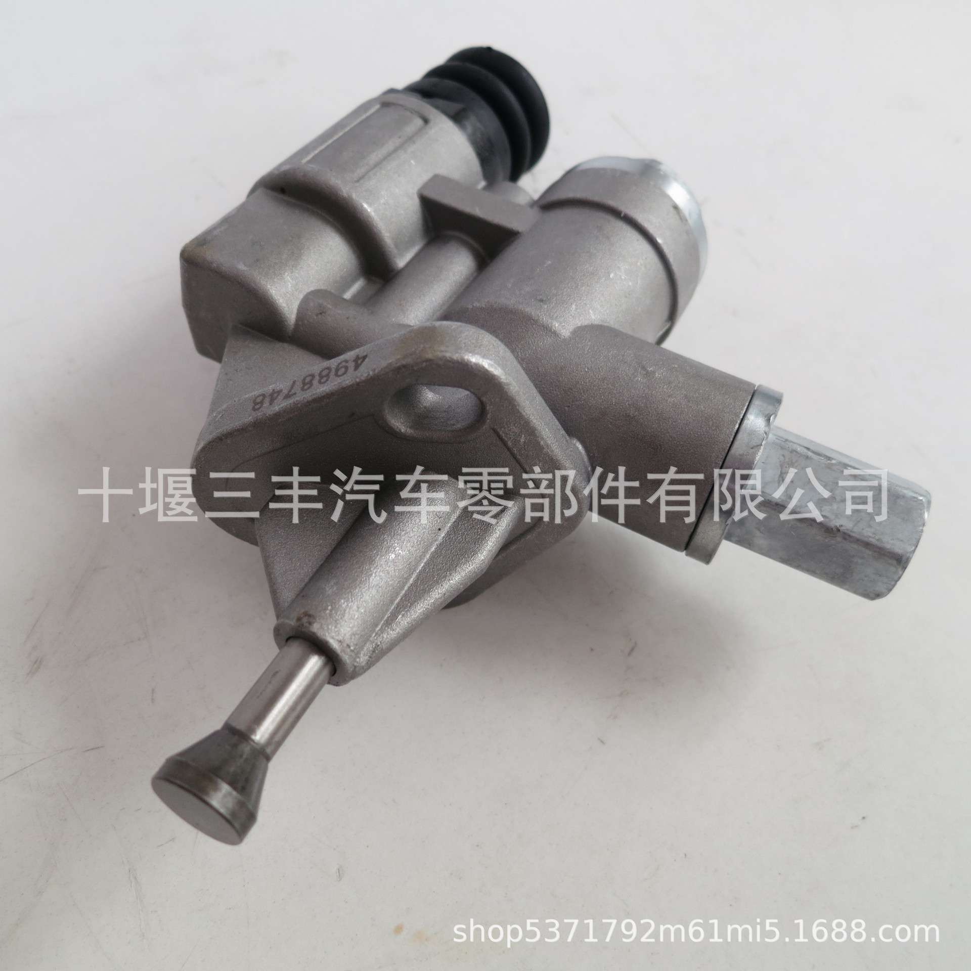发动机配件6CT输油泵小孔4988748 3936318
