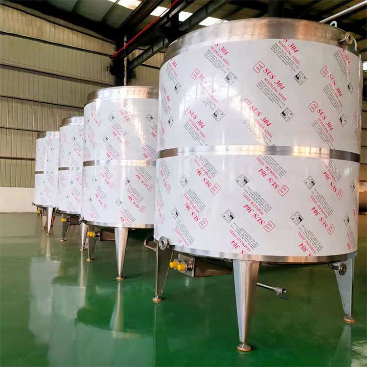 厂家直发 50立方不锈钢鸡油罐 立式花生油罐食品级304饮料果汁罐