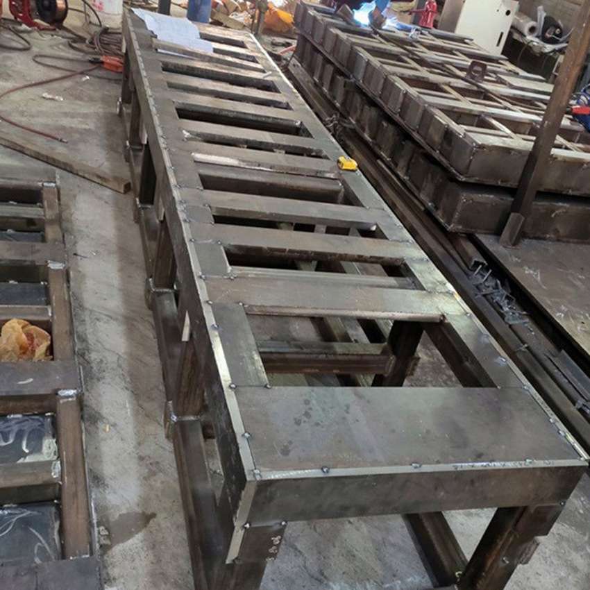 东莞钢结构件机架焊接加工机械设备底座焊接加工数控cnc机加工