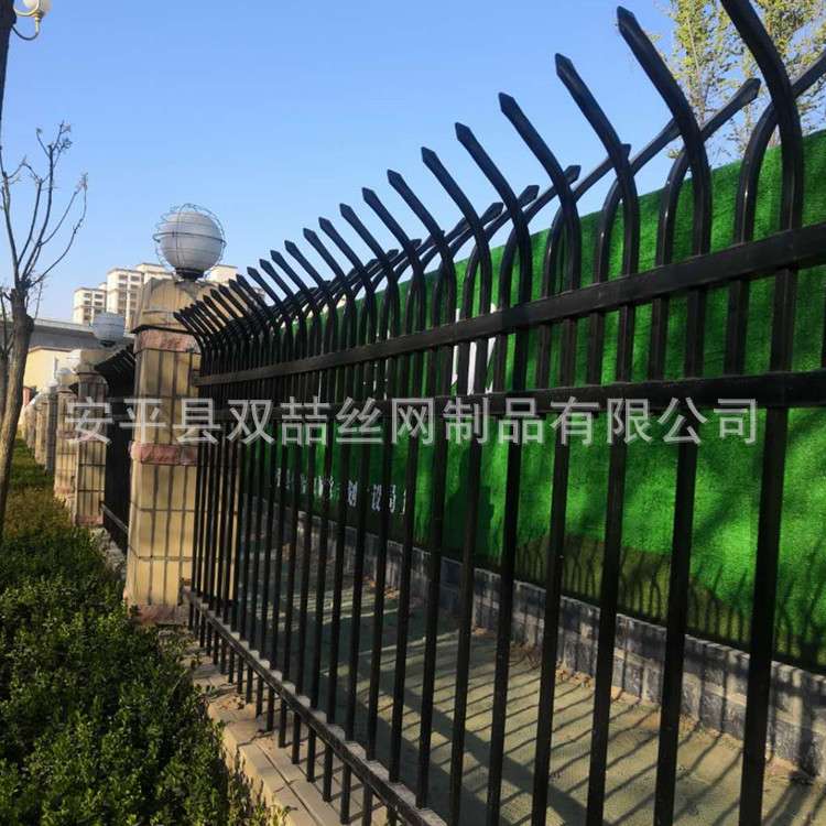 透视墙围栏厂家供应厂区外围墙透视方钢栏杆铁艺栅栏小区围墙护栏