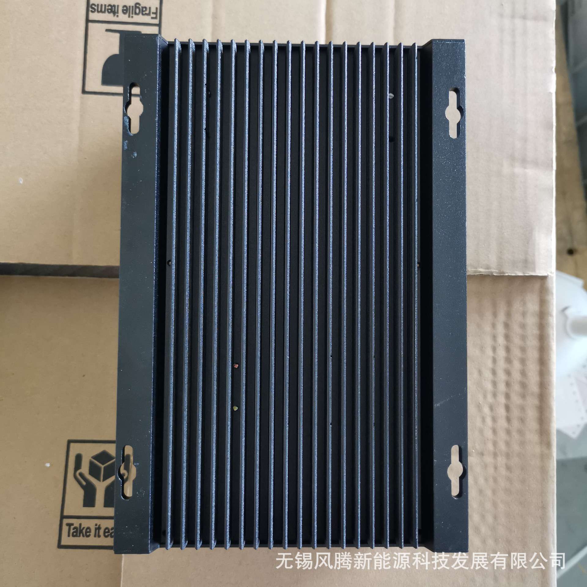 MPPT 风光混合控制器 12v24v48v 300w600w 微风升压充电