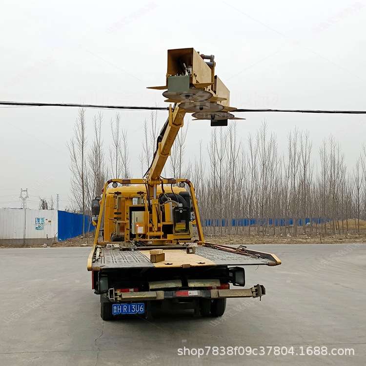 绿篱修剪机高速公路绿化中分带行道树高枝修剪车载伸缩臂式绿篱机