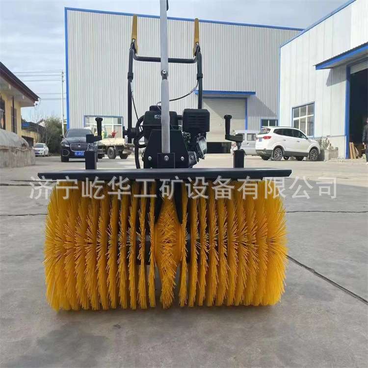 小型扫雪机手推轮滚刷扫雪机多功能扫雪抛雪路面清理自走除雪机