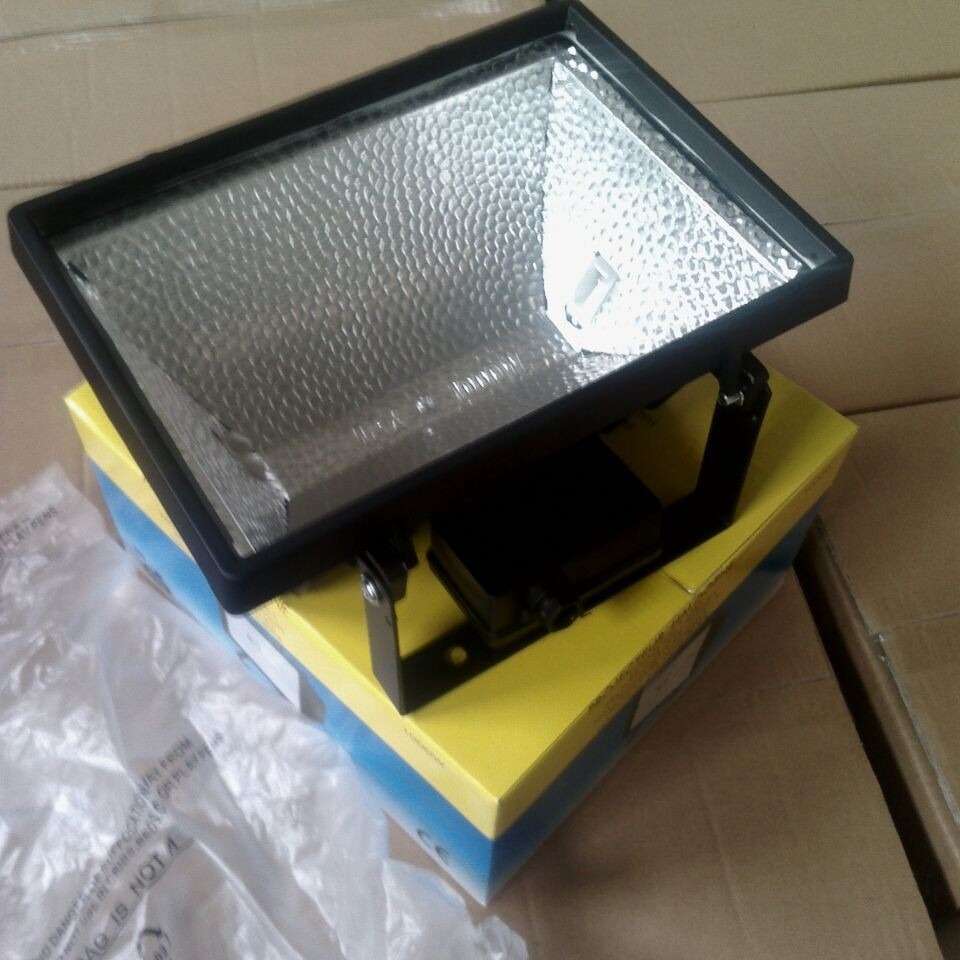 韦德厂家 铝压铸草地灯500W1000W卤素灯投光灯中式草坪灯