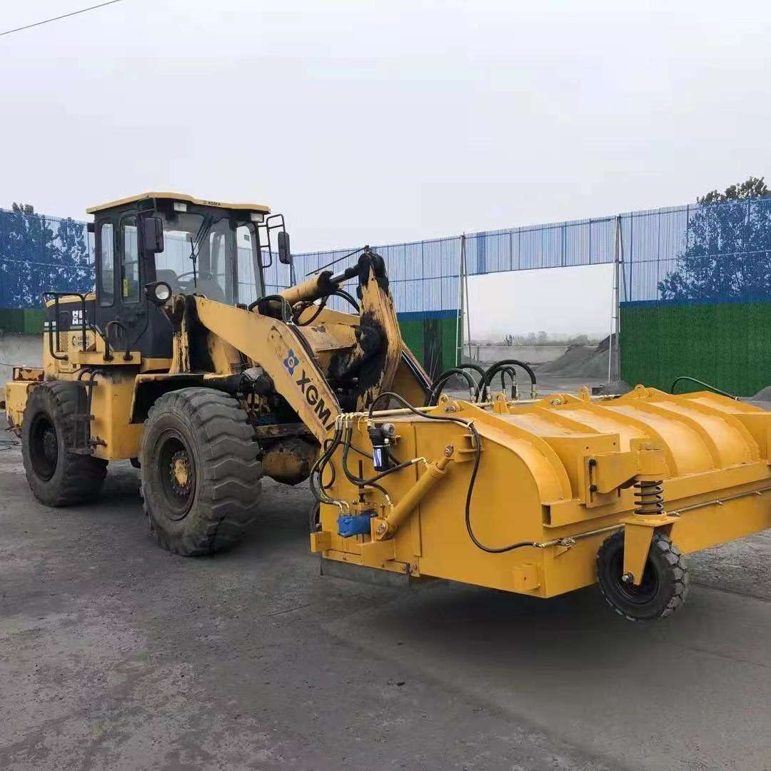 吸尘车清除碎石市政道路清洁用清扫灰尘扫路机路面落叶除尘清扫车