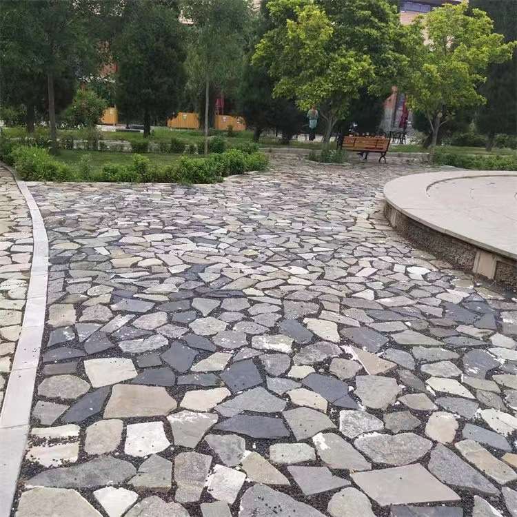 绿色碎拼石庭院民俗文化石自建房砌墙石外墙砖紫金石