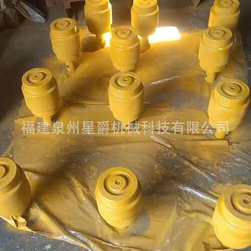 厦门 泉州 挖掘机四轮一带 斗齿  EC950R    引导轮 承重轮