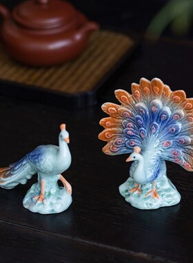 陶瓷小动物摆件孔雀鹿仙鹤茶桌玄关摆件水族陶瓷小工艺品