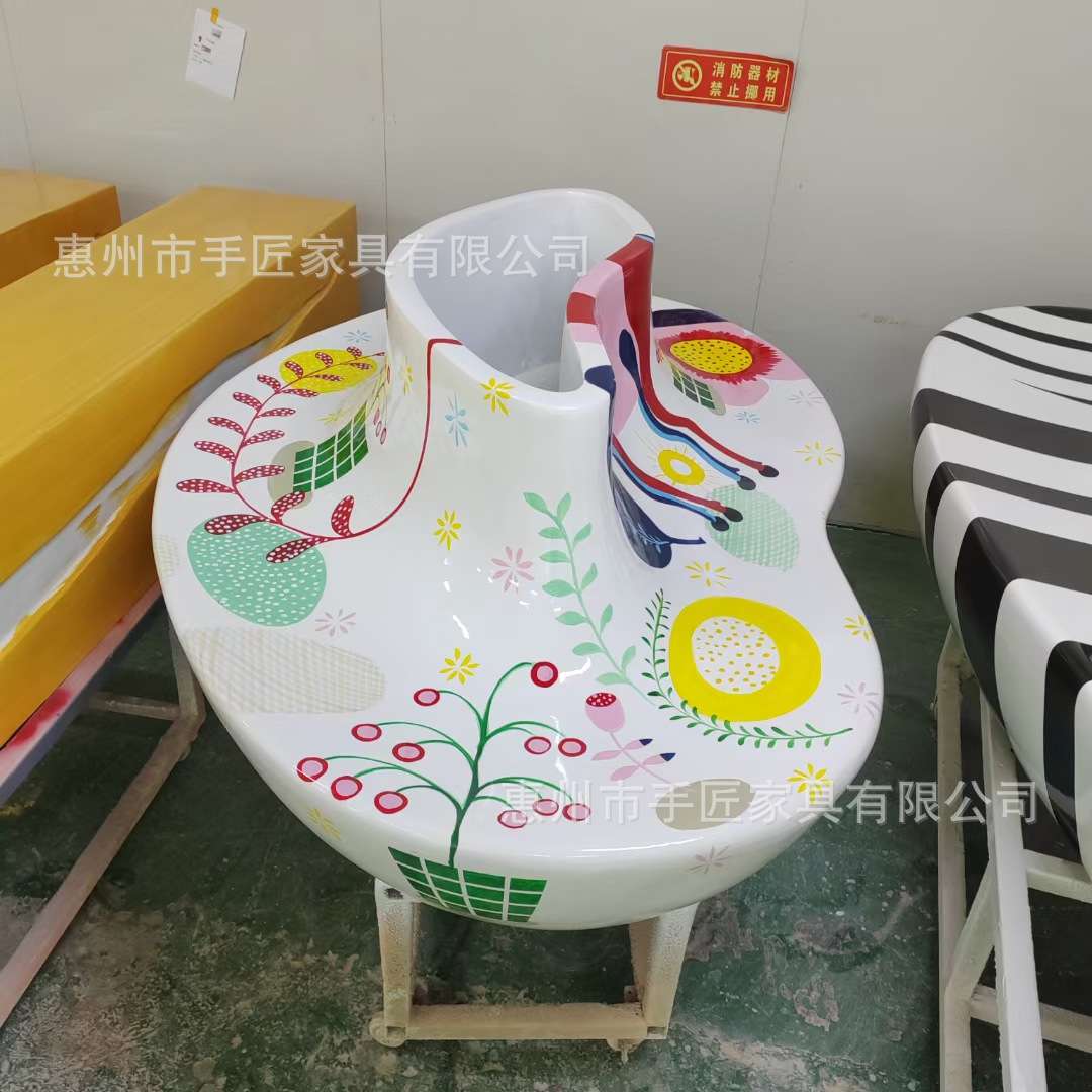 玻璃钢花盆座椅手绘爱心椅购物中心公共空间摆放家具商场等候椅