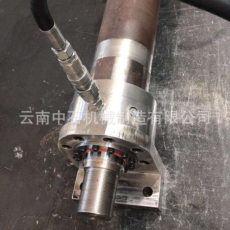 链接头底座法兰安装有接近开关 缓冲100/70–700水平夹紧液压缸