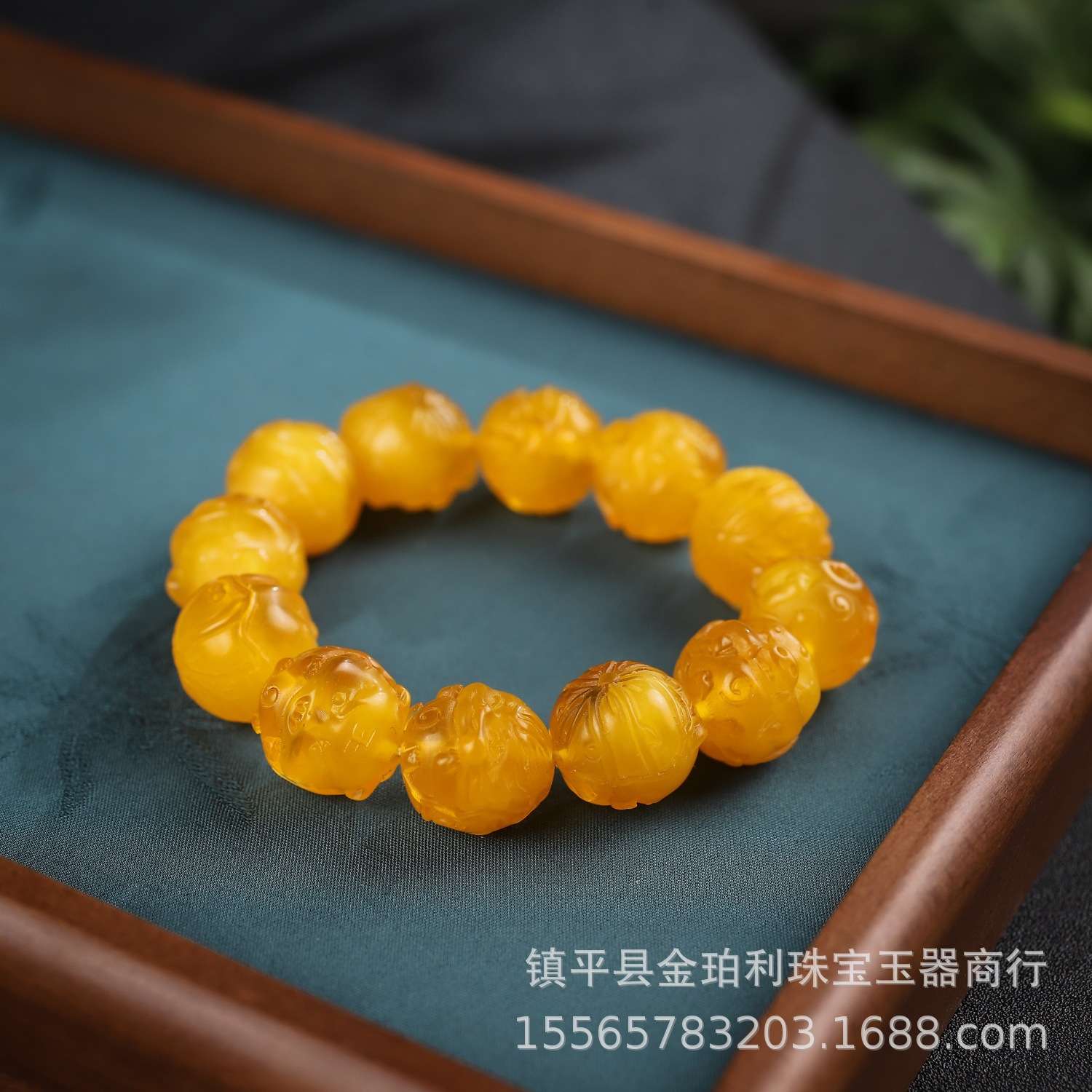 网红直播供货厂家 琥珀蜜蜡貔貅立体雕刻件吊散珠配饰挂件